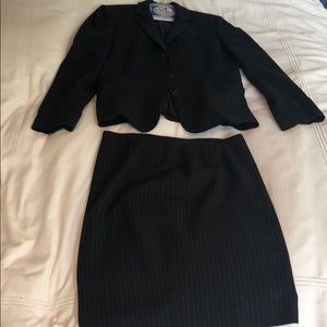 Borgofioro Black Blazer and Skirt Ensemble